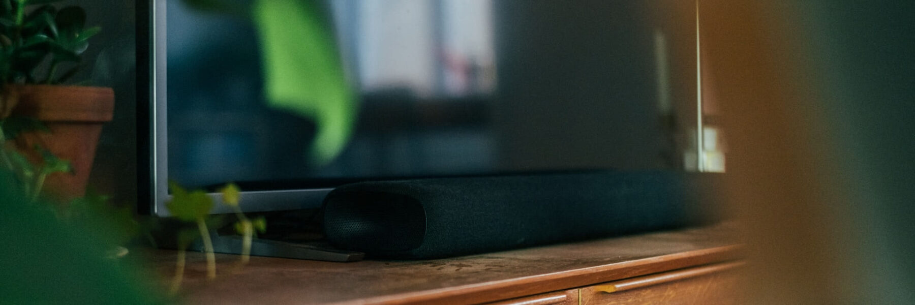 Smart Home Soundbar unter Fernseher