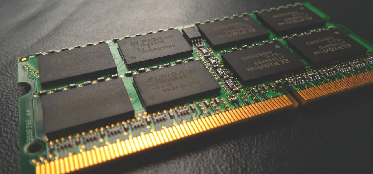 DDR-SDRAM steht für Double Data Rate Synchronous Dynamic Random-Access Memory